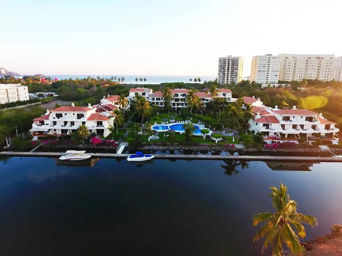 Penthouse - Flamingos Golf